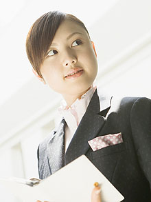 事務服をまとうことで、どんなメリットがあるだろう？